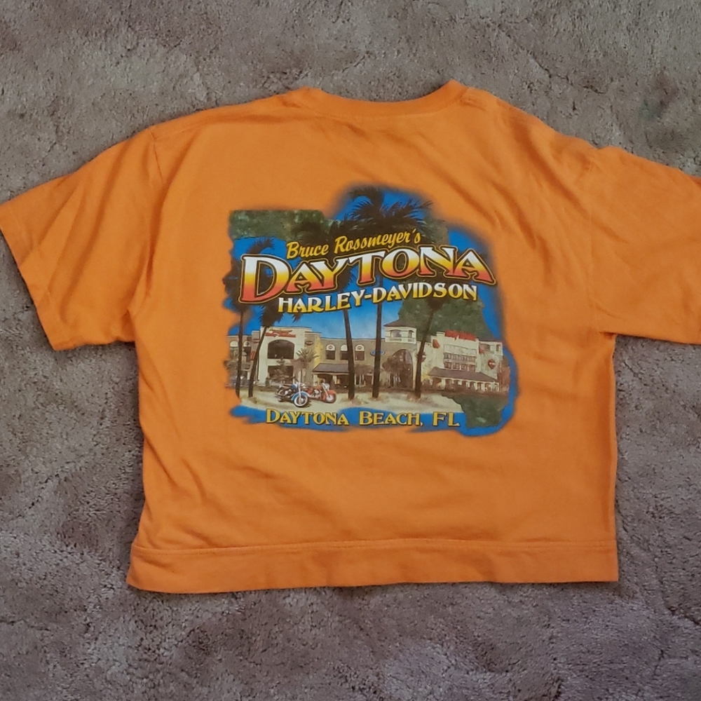 Graphic tee